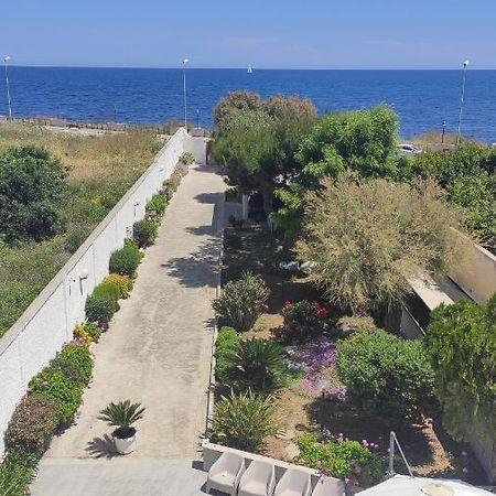 Seagull Apartments - Front And Sea View & Airport Bari Kültér fotó
