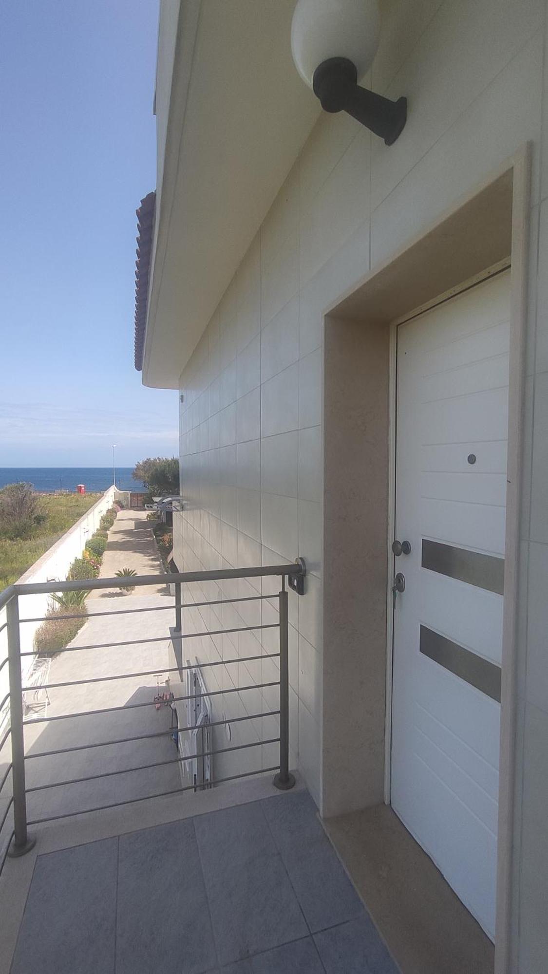 Seagull Apartments - Front And Sea View & Airport Bari Kültér fotó