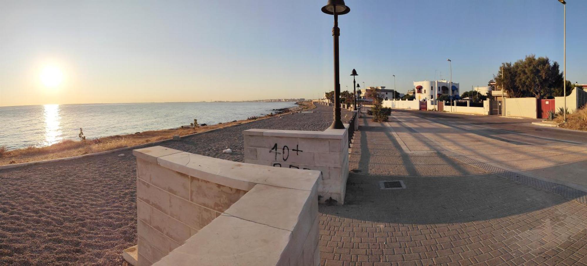 Seagull Apartments - Front And Sea View & Airport Bari Kültér fotó
